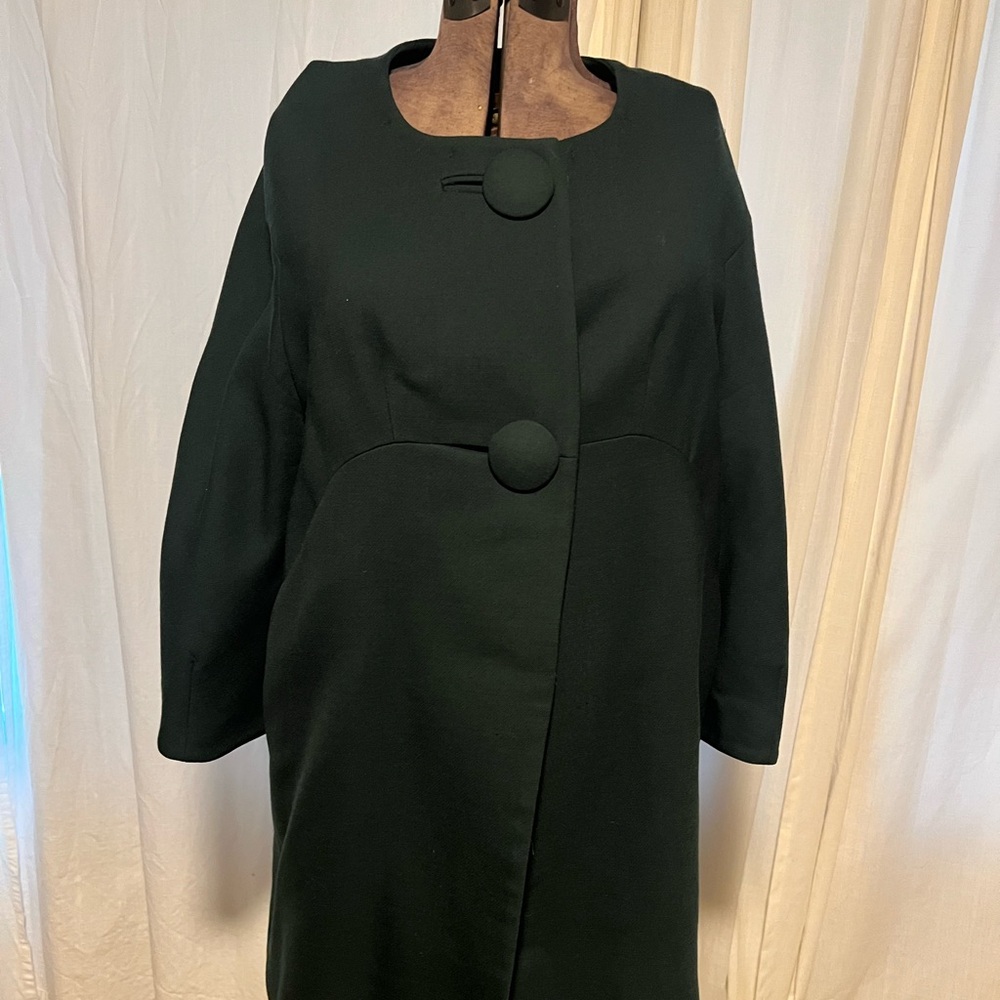 Tara Jarmon Elegant Dark Green  Mod Swing Coat with 3/4 Sleeves
